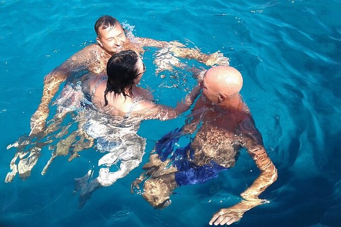 Dream of turtles luxury yacht cruise bbq meal 1 free drink the food & drink experience