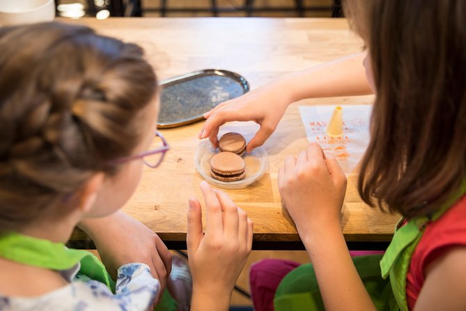 Family experience-Macaron Bakery Class at Galeries Lafayette - Who Should Consider This Experience?