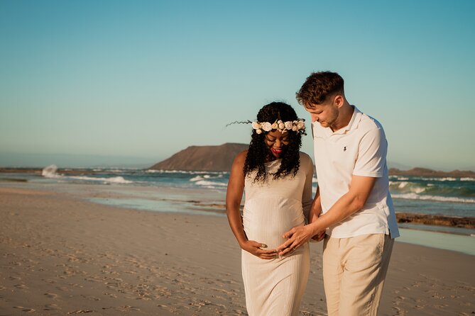 Romantic and fun couple shooting in Corralejo: capture your love! - FAQ