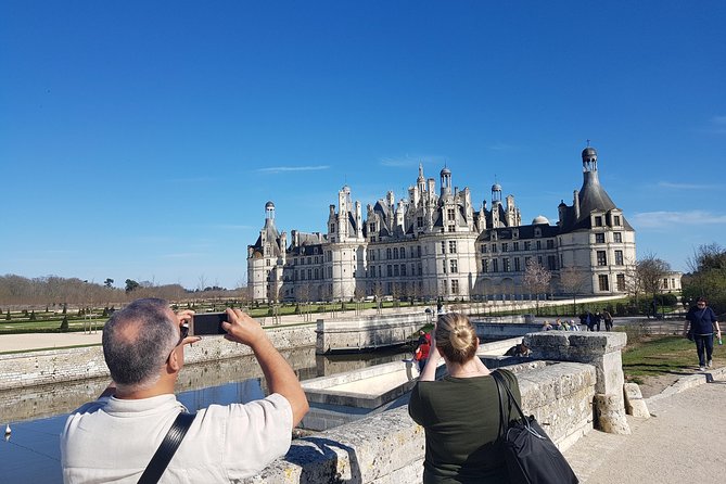 Loire Valley Day Tour Chambord and Chenonceau plus Lunch at a Private Castle - Who Is This Tour Best For?