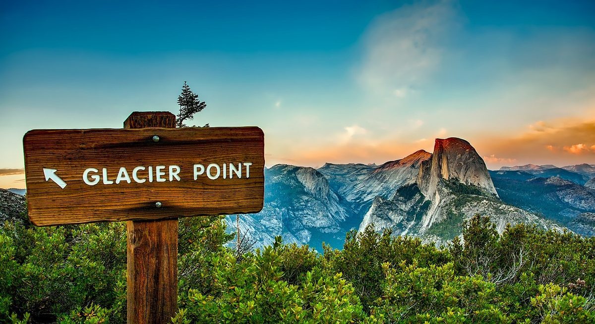 View from Glacier Point overlooking Yosemite Valley with Half Dome and surrounding mountains