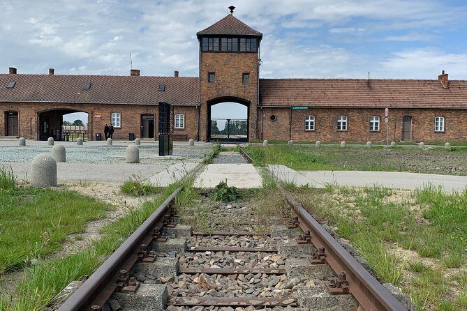 1 Day Trip Auschwitz-Birkenau Memorial and Museum Guided Tour from Krakow - Headphones and staying close: how to not miss the guide
