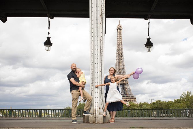 1-hour Photoshoot at the Eiffel Tower Trocadero Paris - Timing Choices: Morning, Afternoon, or Evening