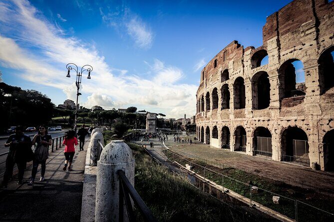 2-Day Rome: Colosseum & Vatican Tour - Getting to the meeting point and dealing with Roman security reality