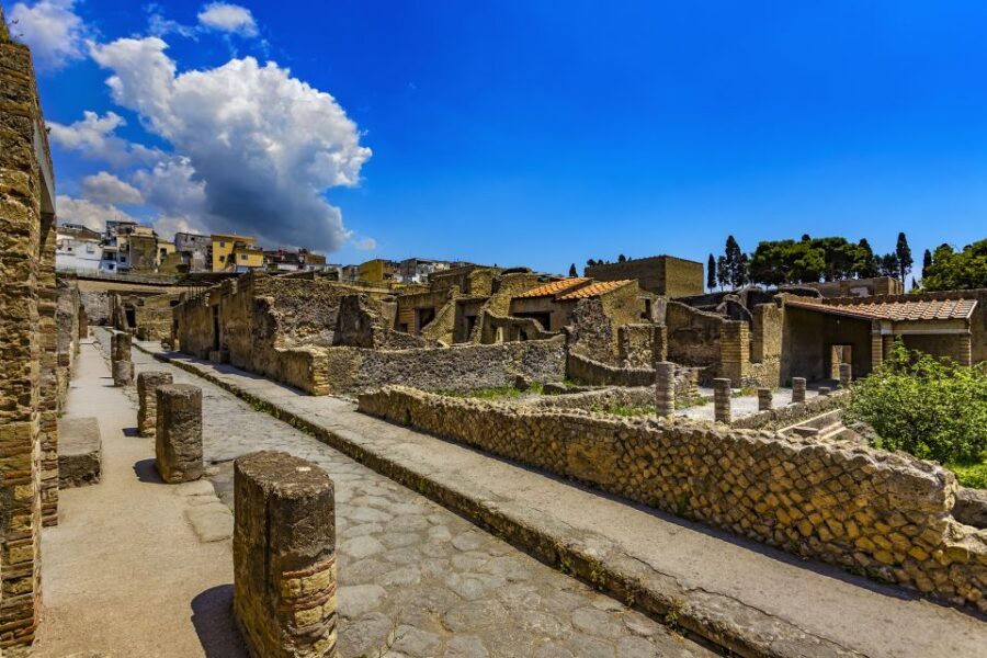 2-Hour Private Tour of the Ruins of Herculaneum - Why Herculaneum can feel more personal than Pompeii
