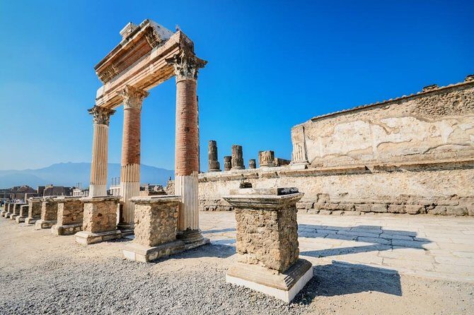 2 hours Pompeii Tour with Local Historian - Ticket Included - Pompeii Archaeological Park with an expert guide: daily life comes first