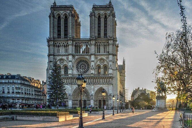 3in1 Notre Dame Tour plus Boat Cruise and Eiffel Tower History - Key points before you go
