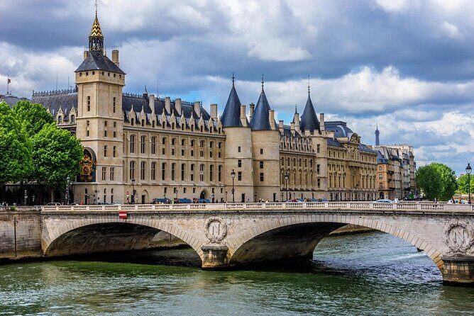 3in1 Notre Dame Tour plus Boat Cruise and Eiffel Tower History - The 3-in-1 idea: what this tour does well in 3 hours