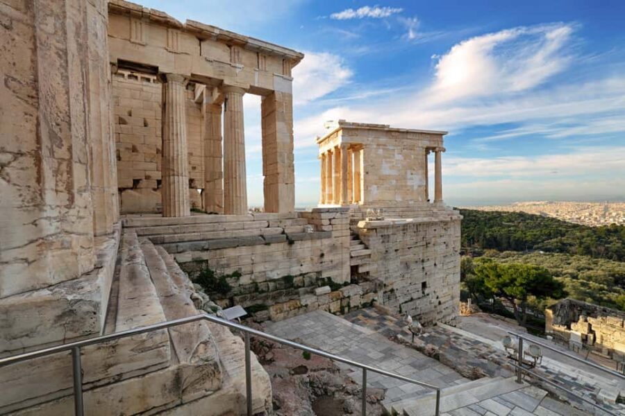Acropolis: 3D representations & audiovisual self-guided tour - 3D reconstructions and 360 views: why this app is more than a phone audio guide