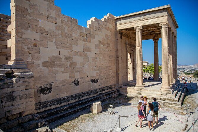 Acropolis & Athens Highlights with Food Tasting - Guides, group size, and pacing: why the experience feels smooth