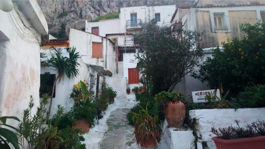 Acropolis, Parthenon and Plaka, Monastiraki Guided tour - Plaka Like a Local: Chapels, Courtyards, and Old-Town Streets