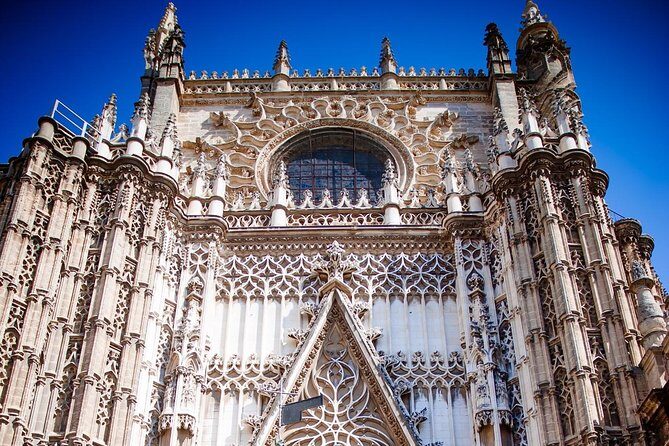 Alcazar and Cathedral & Giralda of Seville. Skip The Line! Includes access tickets - Giralda tower at the end: the best city-view payoff
