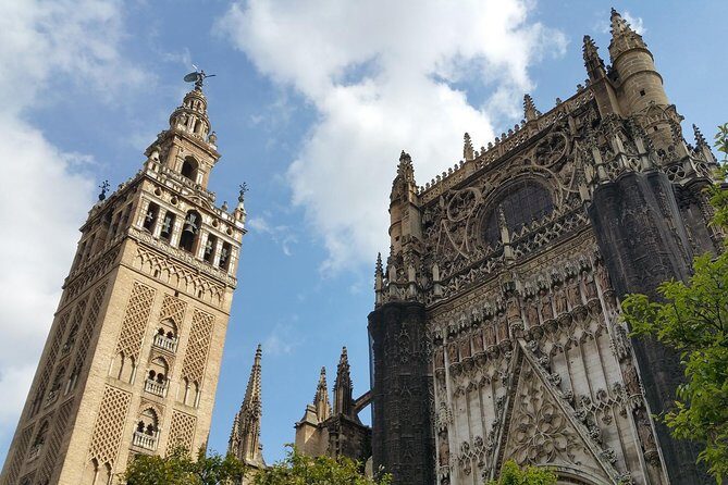 Alcazar and Cathedral & Giralda of Seville. Skip The Line! Includes access tickets - Plaza del Triunfo meetup: get oriented fast