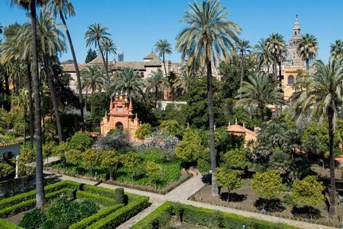 Alcazar, Cathedral and Giralda of Seville with entrance fee included - Giralda viewpoint: the climb that turns stone into a city map
