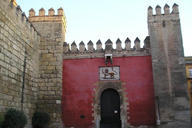 Alcazar, Cathedral and Giralda of Seville with entrance fee included - Who this tour suits best (and who might prefer something else)