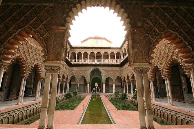 Alcazar de Sevilla Private - Private guide in English, Spanish, or French (and why it changes the visit)