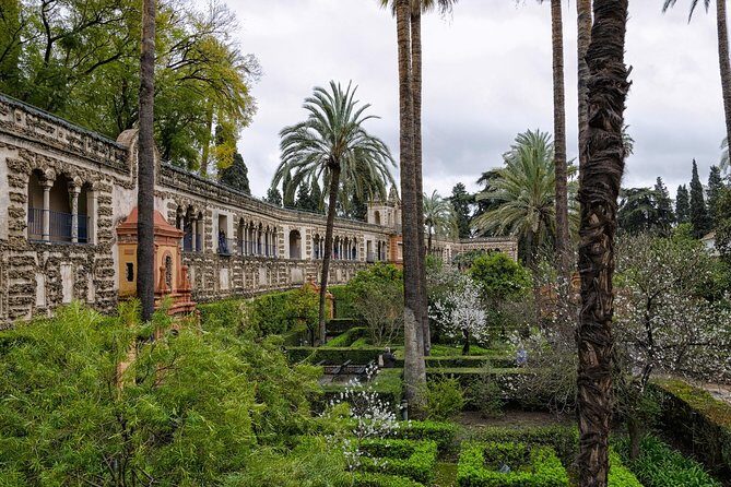 Alcazar de Sevilla Private - Film-location stories and the Patio de Banderas inside Santa Cruz
