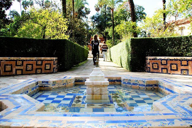 Alcazar of Seville Exclusive Group, max. 9 travelers - Small group format (max 9): why it feels less frantic
