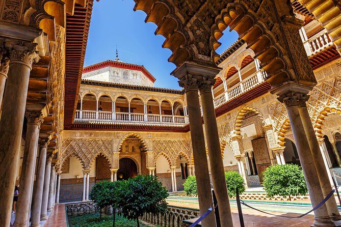 Alcazar of Seville Guided Tour with Skip the Line Ticket - Tour flow: intro walk, then Real Alcázar guided route