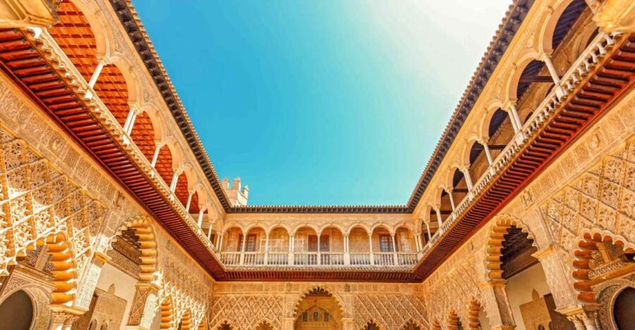 Alcázar of Seville Skip-the-Line Tickets and Guided Tour - Entering from the right place: meeting point rules that matter
