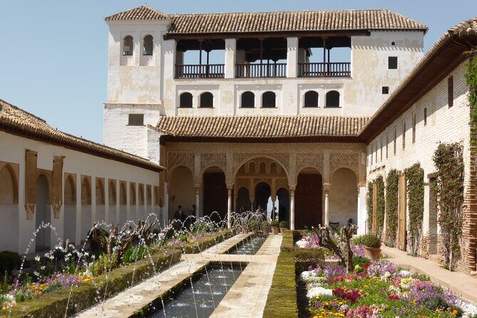 Alhambra and Albaicin Private Day Trip from Malaga - Meeting up in Malaga: simple pickup, English guidance, private pacing