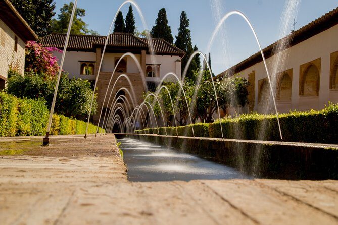 Alhambra and Generalife Skip-the-Line Ticket with Guide - Stop by stop: what happens in the 2–3 hours