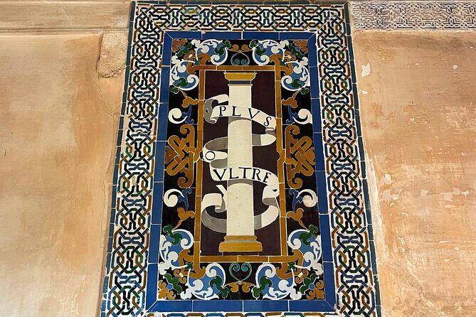 Alhambra and Nasrid Palaces Guided Tour with Tickets - Nasrid Palaces: Audience Chambers, Courtyards, and Court Life