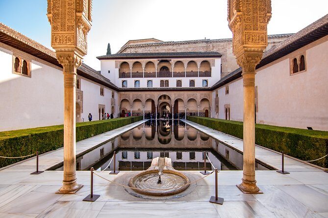 Alhambra and Nasrid Palaces Ticket with Audioguide - The real value of an Alhambra ticket with an audio setup