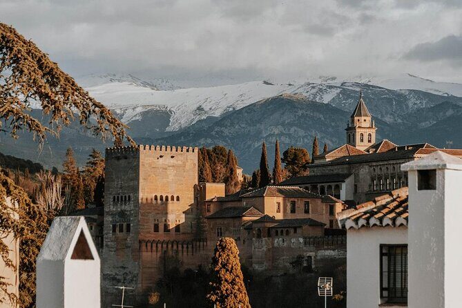 Alhambra & Generalife Skip the Line Premium Tour including Nasrid Palaces - Quick hits before you go