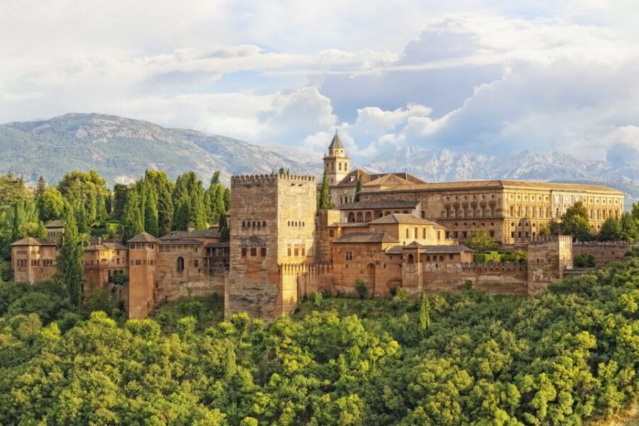 Alhambra Guided Tour with Fast-Track Entry - Fast-Track Entry: Skipping the Lines at Alhambra