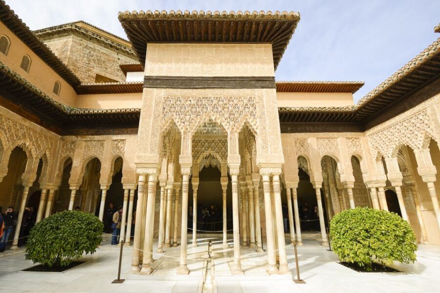 Alhambra Guided Tour with Fast-Track Entry - Meeting Point and Timing: How the 3-Hour Plan Works
