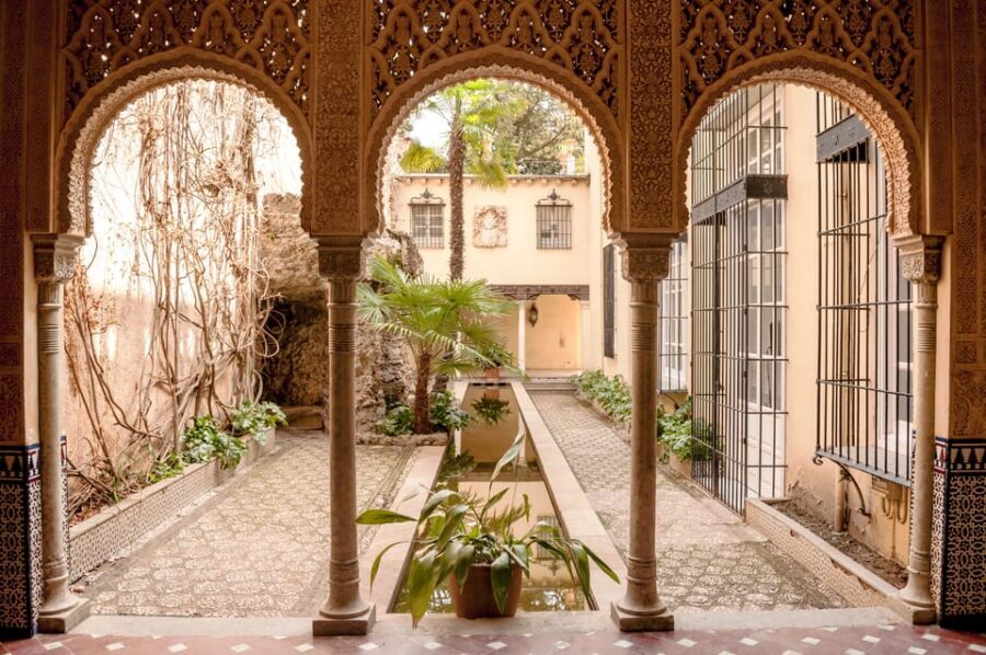 Alhambra & Nasrid Palace: Private Tour with Tickets - Price and value at $320 per person