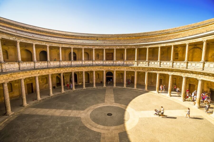Alhambra, Nasrid Palaces and Albaicin Tour - Generalife: the calm start with a 45-minute guided walk