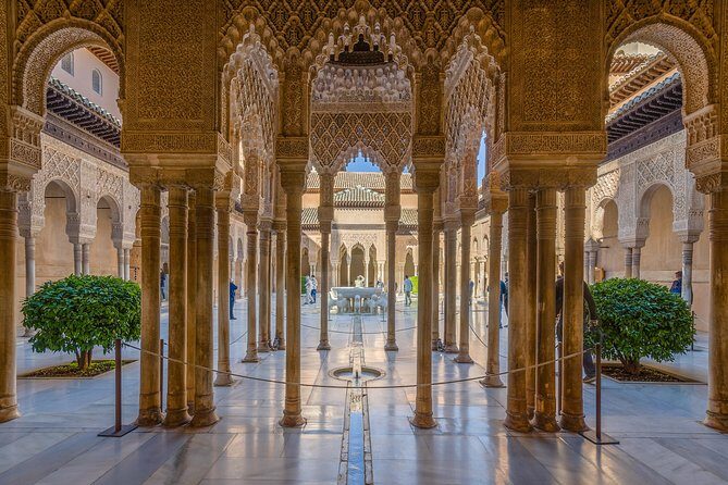 Alhambra Visit with Private Official Guide in Granada - Stop 5 and 6: Palace of Carlos V and the Parador moments