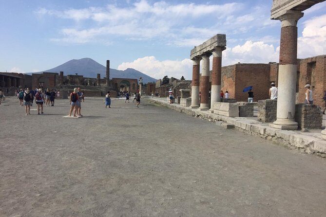 All-Inclusive Pompeii Tour with Guide, Lunch & Ticket from Rome - Getting There From Viale Castro Pretorio at 7:30