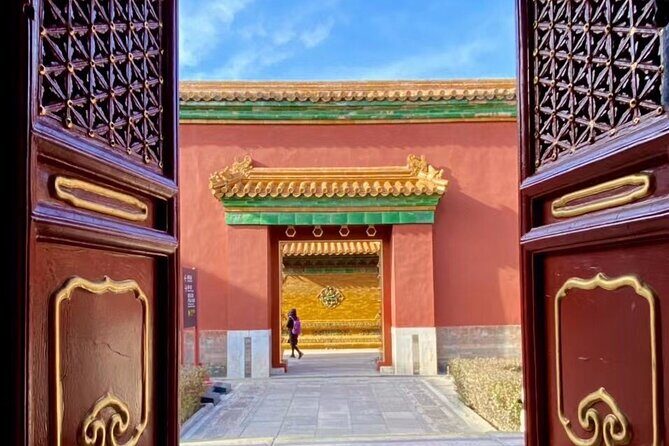 All Inclusive Private Tour to Forbidden City and Jingshan Park - Entering the Palace Museum: Ming and Qing China in motion