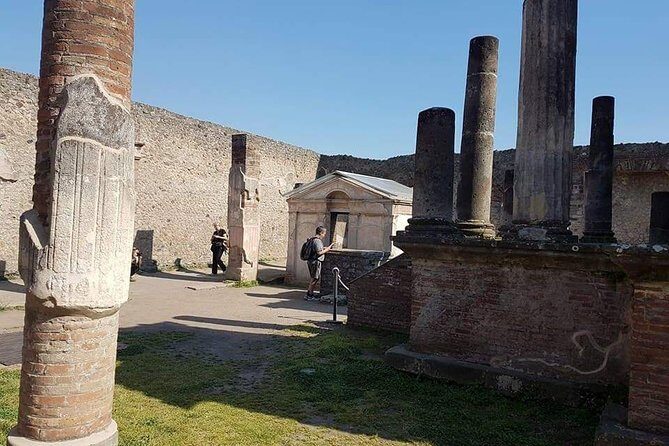 Amalfi Coast and Pompei from Rome: Enjoy a Private Full-Day Tour - The Scenic Drive Down the Bay of Naples: Why the Transit Isn’t Just Transit