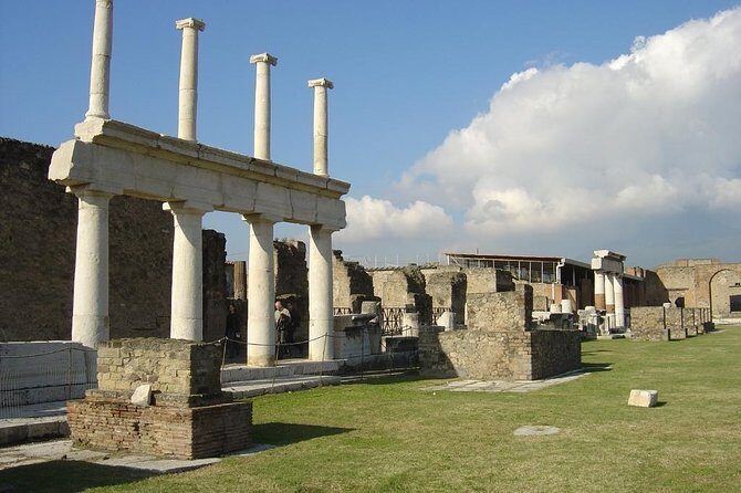 Amalfi Coast: Pompei & Vesuvius small group with Skip the line tickets - Amalfi Drive to Pompeii: the views and the time cost