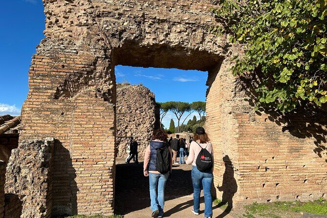 Ancient Rome Discovery: Colosseum, Forum, Palatine Guided Tour - Getting the Most From the Meeting Point and Route