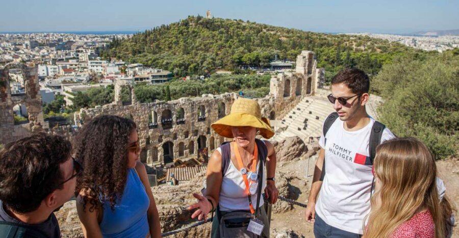 Athens: Acropolis Guided Tour and Old Town Food Tasting - Views From the Summit and How to Time Your Photos