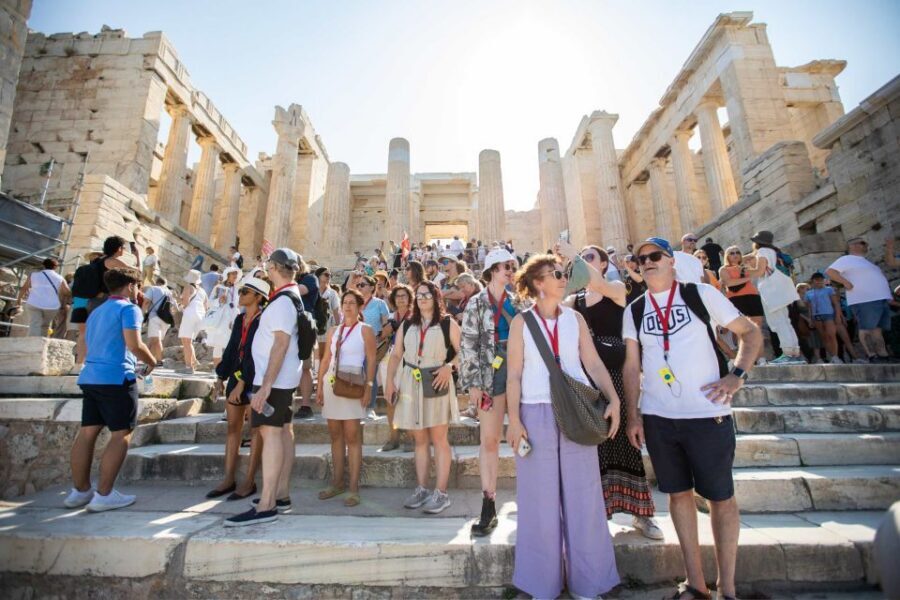 Athens: Acropolis Guided Walking Tour & Plaka Audio Tour - 30 minutes up on the summit: using free time without losing the plot