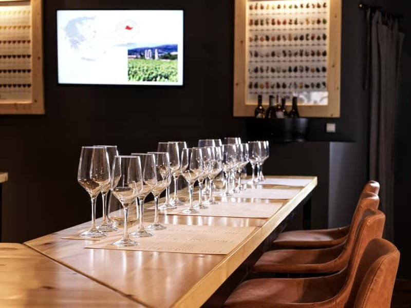 Athens: Acropolis Wine Tasting with Cheese and Olives - Who This Wine Class Fits Best (and Who Might Skip)