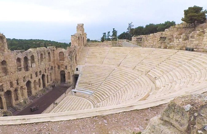 Athens Private Walking Tour: Acropolis monuments, Plaka and local food - Food Tastings: Souvlaki and Loukoumades, Plus a Realistic Budget