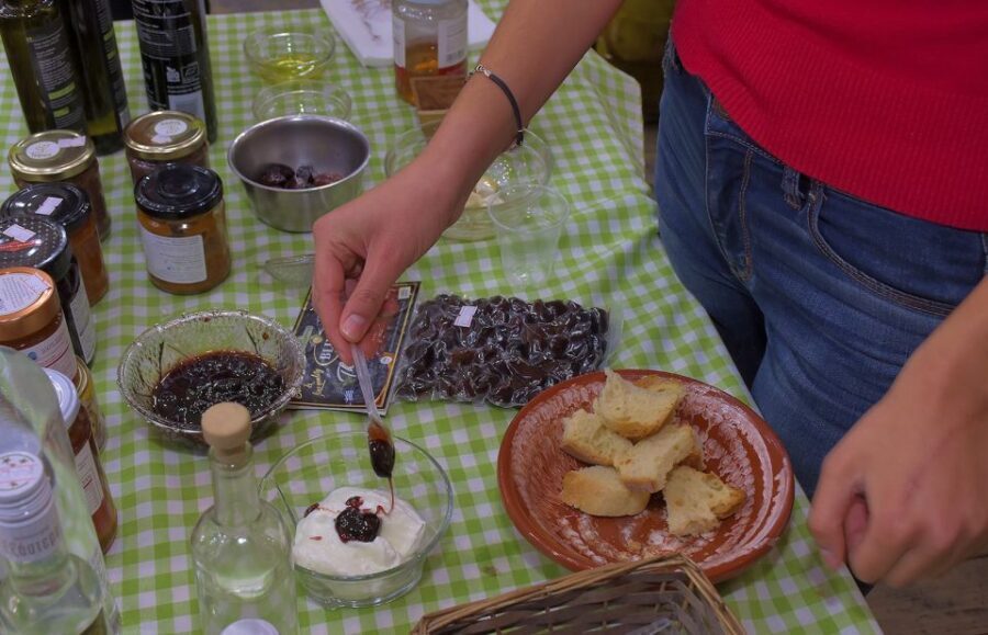 Athens: The Acropolis and Greek Food Private Guided Tour - Meeting Point, Timing, and What You Should Do Before You Go