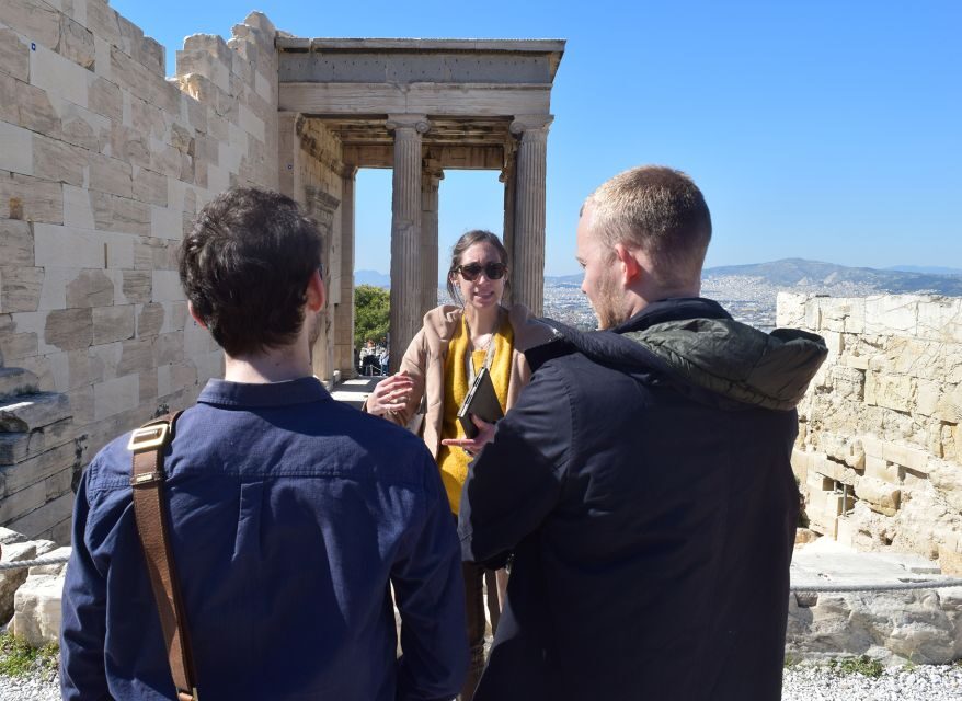 Athens: The Acropolis Guided Walking Tour in Dutch - Propylaea: The Monumental Gateway Before the Temples