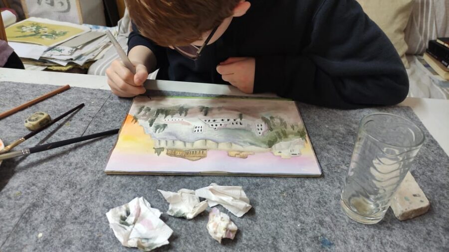 Athens: workshop for painting landscape with local artist - Your subject: white houses, blue domes, coastlines, and olive groves