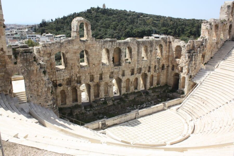 Athens:Acropolis - Historical Center Walking Tour in Spanish - Old Town + Plaka after the Acropolis: where Athens feels human