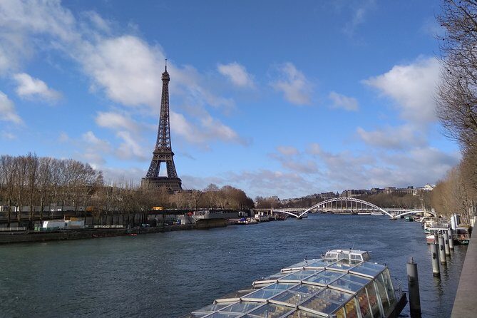 Audioguide - The Eiffel Tower and its secrets - The Eiffel Tower’s Secrets You’ll Hear While You Look
