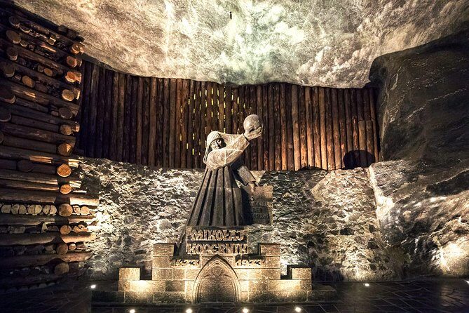 Auschwitz-Birkenau and Salt Mine Full day tour - Auschwitz-Birkenau: what the museum experience asks of you