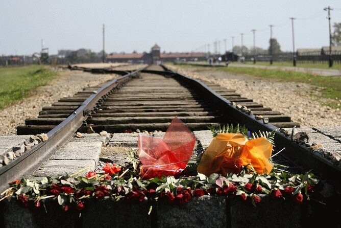 Auschwitz-Birkenau and Salt Mine Tour with private transport from Krakow - Auschwitz-Birkenau: How to Handle a 3-Hour Memorial Visit with a Guide